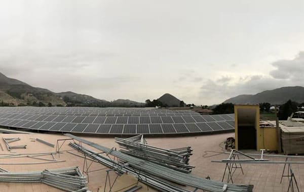 Sistema de generación solar fuera de la red a gran escala 180kw en Perú