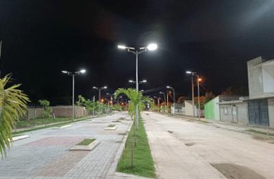 Asegurar la noche: farolas solares todo en uno al por mayor para la seguridad pública