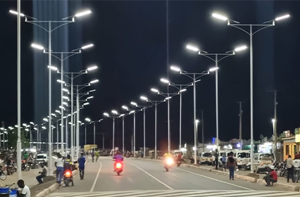 On the Water's Edge: Solar Street Light Company para Marina y Dock Lighting