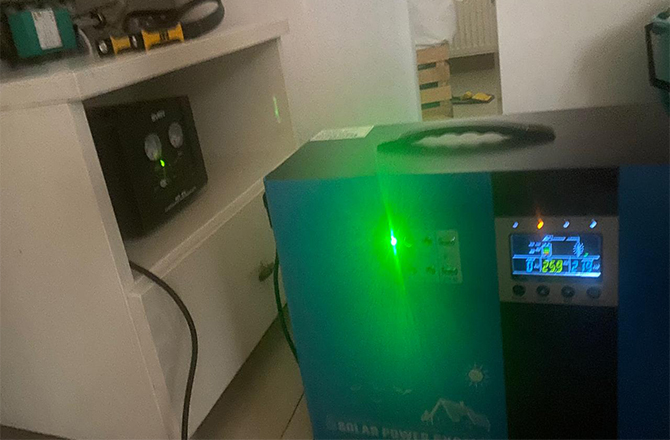 Proyecto de almacenamiento solar portátil con batería de litio MPSG-N 1kW de Anern Ukraine